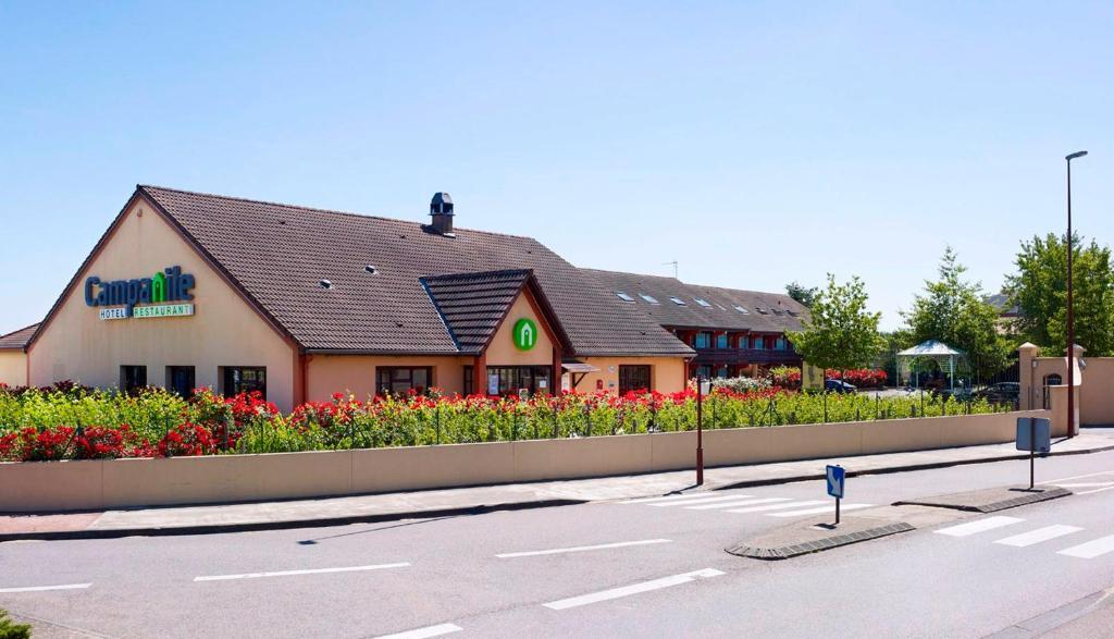 Campanile Hotel Mayenne Ruang foto