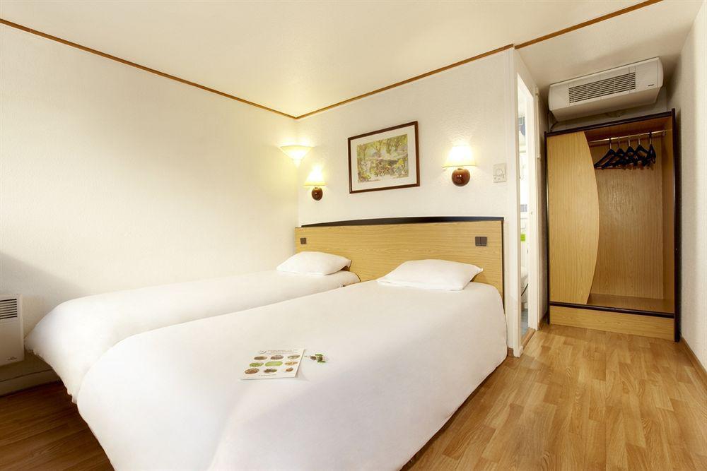 Campanile Hotel Mayenne Ruang foto